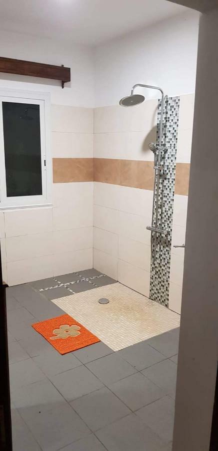 איבאטו Chambre D'Hotes Valiha מראה חיצוני תמונה